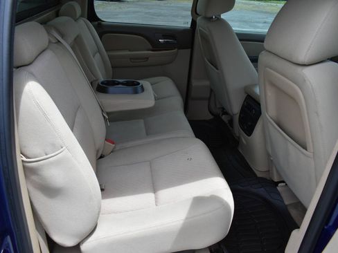 Used 2013 Chevrolet Avalanche LS RWD image 26