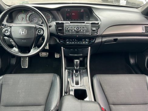 Used 2017 Honda Accord Sport image 13
