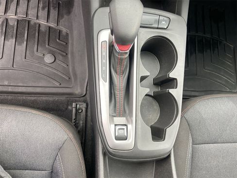 Certified 2024 Chevrolet Trax RS image 16