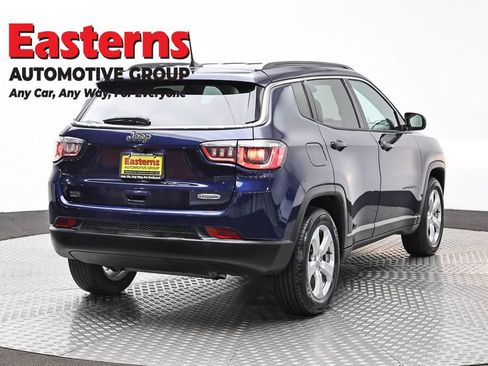 Used 2019 Jeep Compass Latitude FWD image 5