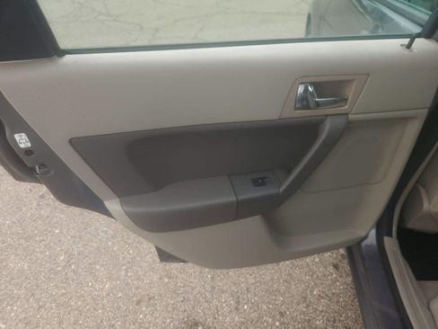 Used 2010 Ford Focus SEL FWD image 12