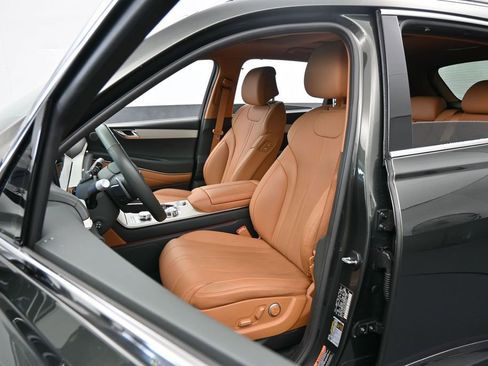 Used 2025 Genesis GV80 2.5T Advanced AWD/4WD image 10