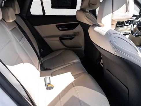 Certified 2025 Mercedes-Benz GLC 300 4MATIC image 23