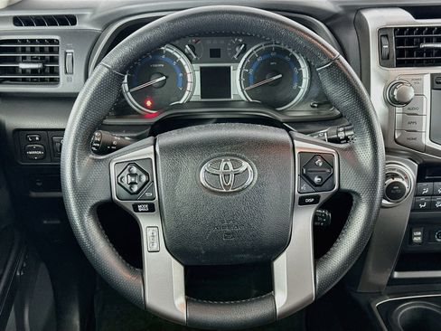 Used 2017 Toyota 4Runner Limited AWD/4WD image 18