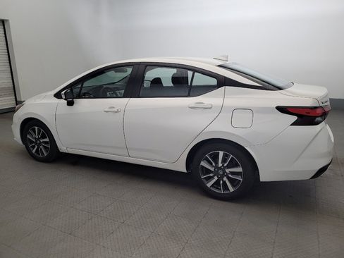 Used 2021 Nissan Versa SV FWD image 3