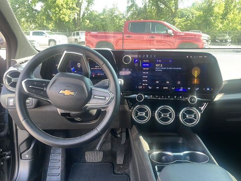 Used 2024 Chevrolet Blazer EV LT AWD/4WD image 12