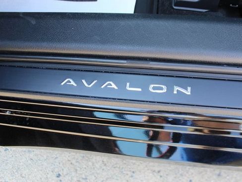 Used 2019 Toyota Avalon Limited w/ Advanced Safety Package FWD image 22
