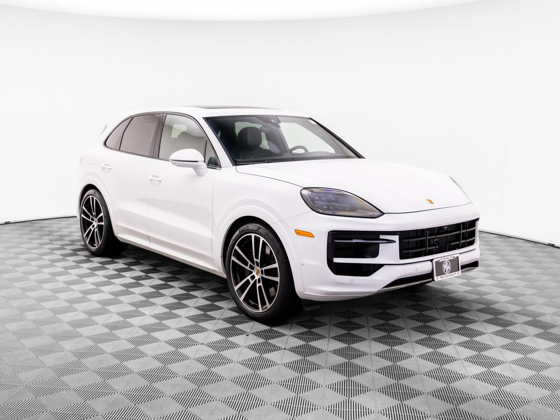Certified 2025 Porsche Cayenne GTS AWD/4WD image 6