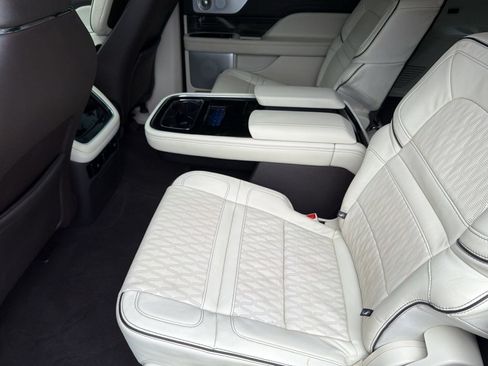 Used 2024 Lincoln Navigator L Black Label AWD/4WD image 22