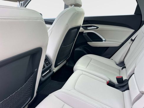 New 2025 Audi Q5 Premium image 15