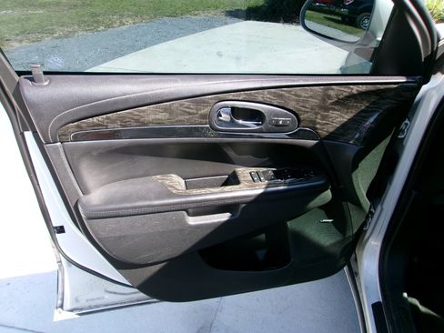 Used 2013 Buick Enclave Leather image 10
