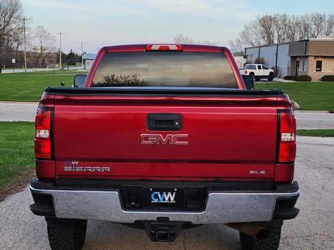Used 2018 GMC Sierra 2500 SLE w/ HD SLE Preferred Plus Package AWD/4WD image 11