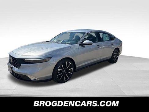 New 2025 Honda Accord Touring image 7