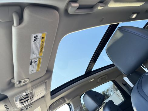 Used 2025 Acura MDX SH-AWD image 28