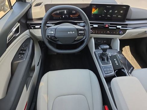 New 2026 Kia Sportage EX FWD image 7
