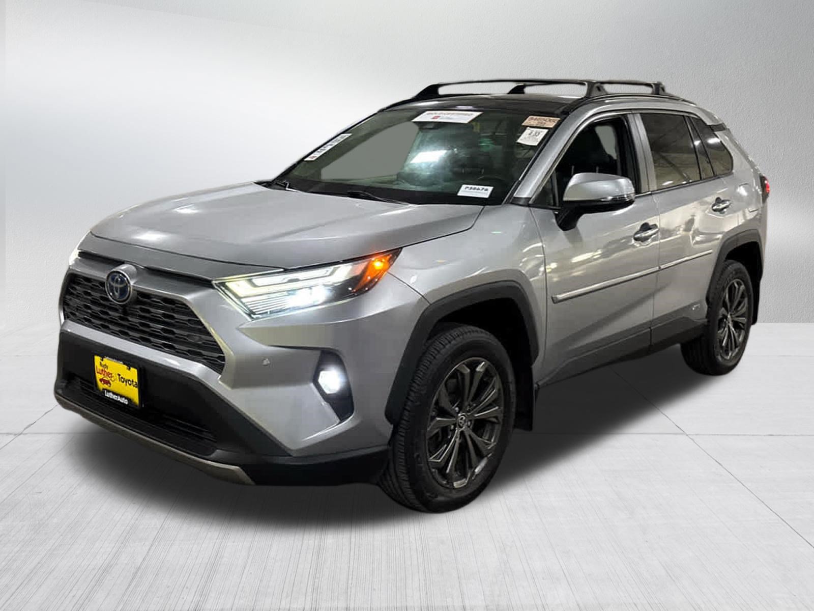Used 2022 Toyota RAV4 Limited AWD/4WD image 3