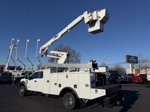 Used 2017 Ford F550 4x4 SuperCab Super Duty image 7