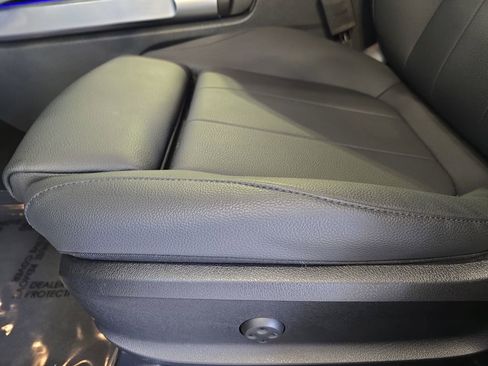 Certified 2025 Mercedes-Benz GLB 250 image 29