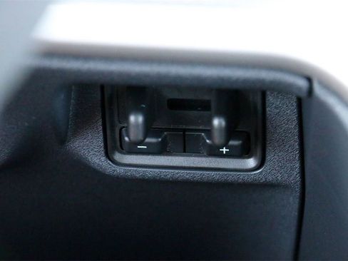 New 2025 Ford Expedition Active image 12