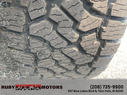 Used 2018 Chevrolet Tahoe Premier AWD/4WD image 9