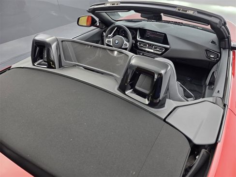 Used 2025 BMW Z4 M40i w/ Edition image 27