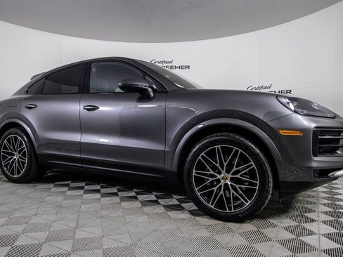 Used 2024 Porsche Cayenne Coupe image 11