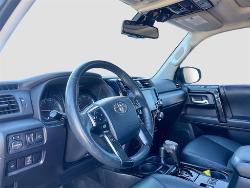 Used 2020 Toyota 4Runner TRD Off-Road Premium image 9