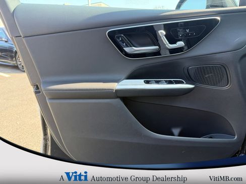 Used 2026 Mercedes-Benz GLC 300 4MATIC image 11