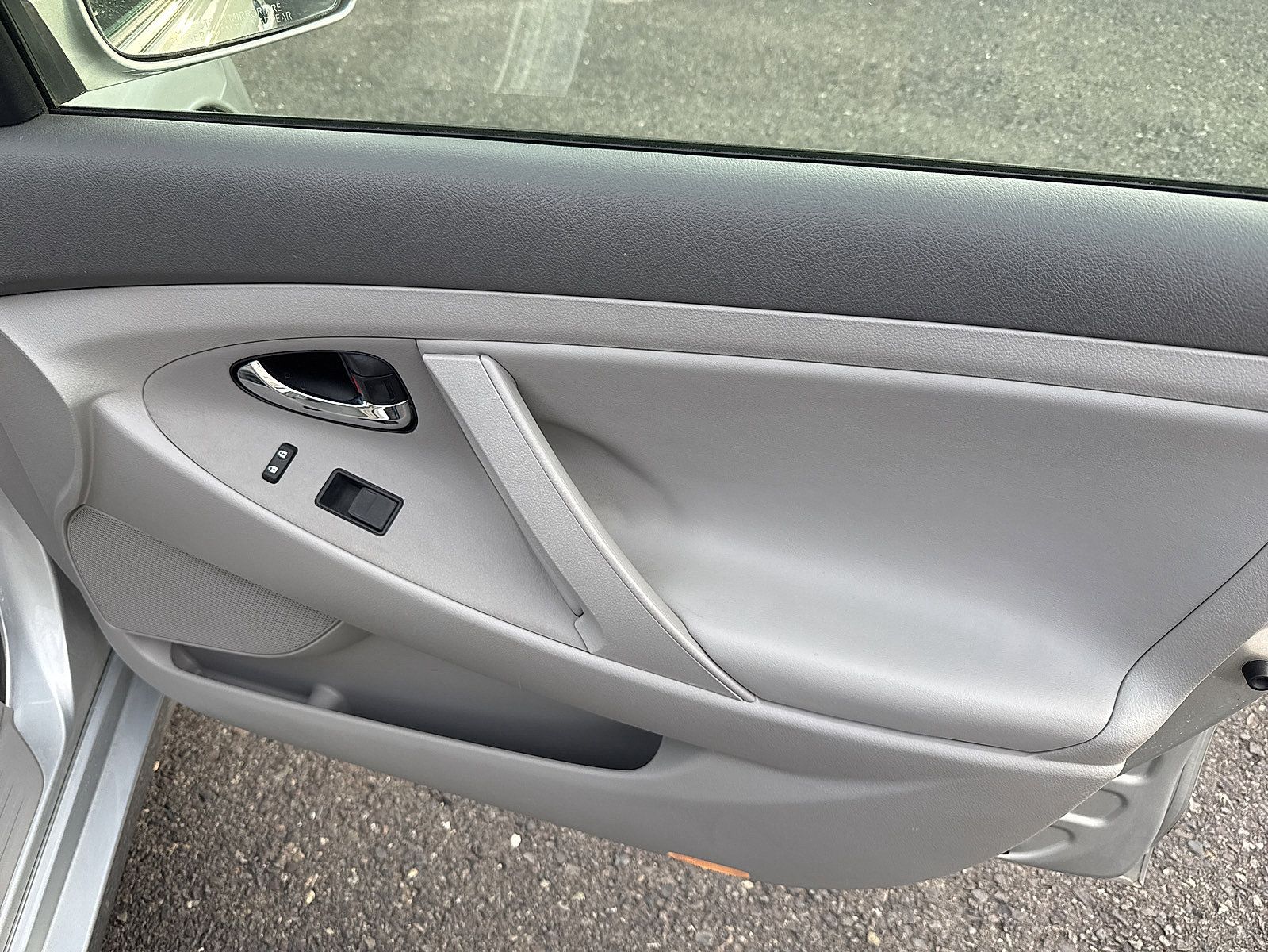 Used 2007 Toyota Camry Hybrid FWD image 24