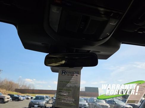 Used 2025 Subaru Forester Premium image 12