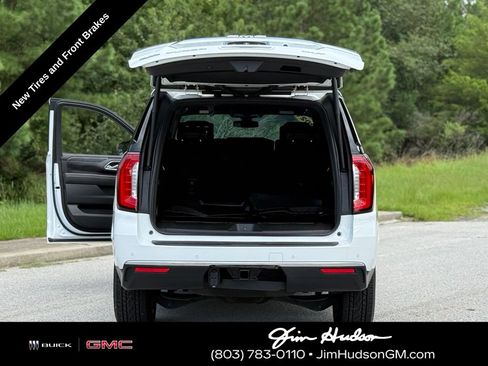 Used 2021 GMC Yukon SLT w/ Rear Media and Nav Package AWD/4WD image 17