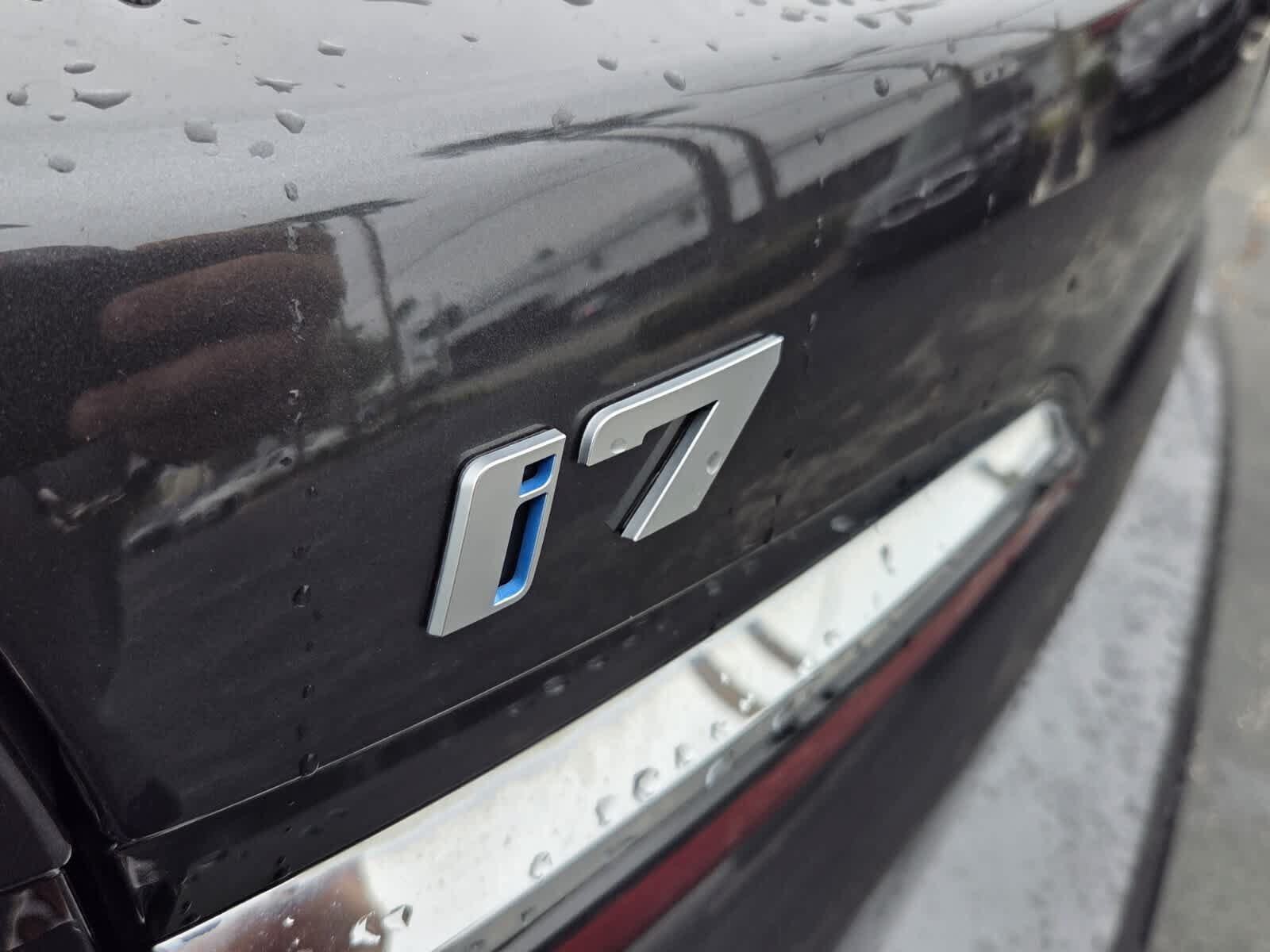 Used 2024 BMW i7 eDrive50 w/ Premium Package RWD image 14