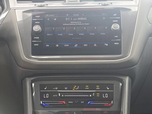 Certified 2024 Volkswagen Tiguan SE AWD/4WD image 24