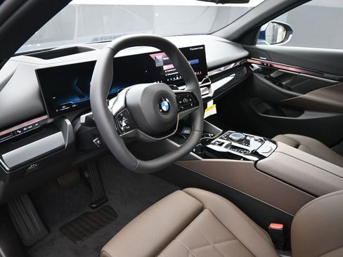 New 2027 BMW 530i RWD image 11