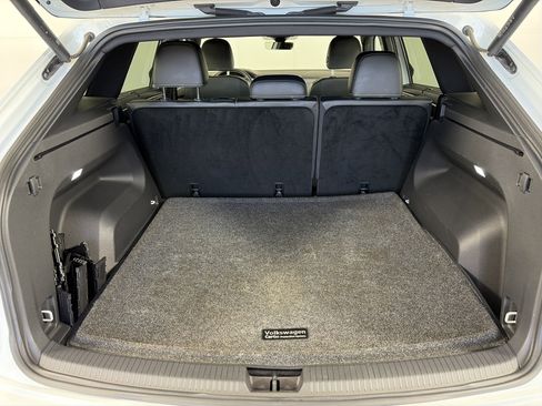 Used 2024 Volkswagen Atlas Cross Sport SE w/ Panoramic Sunroof Package image 14