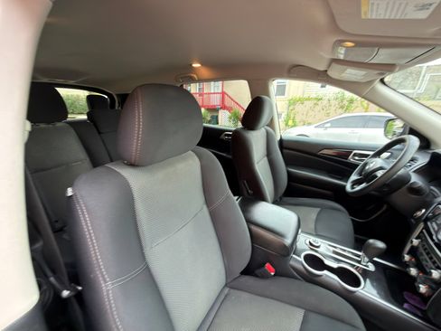 Used 2019 Nissan Pathfinder S AWD/4WD image 33