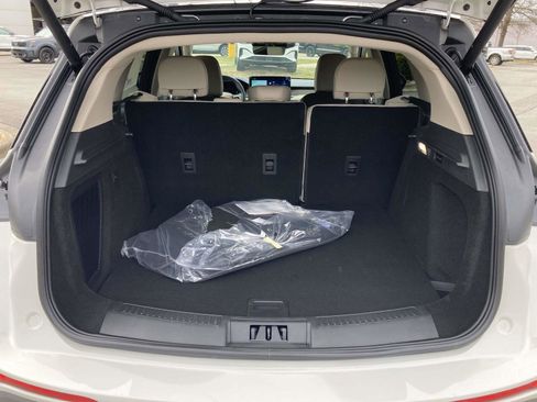 New 2026 Lincoln Corsair Premiere image 15