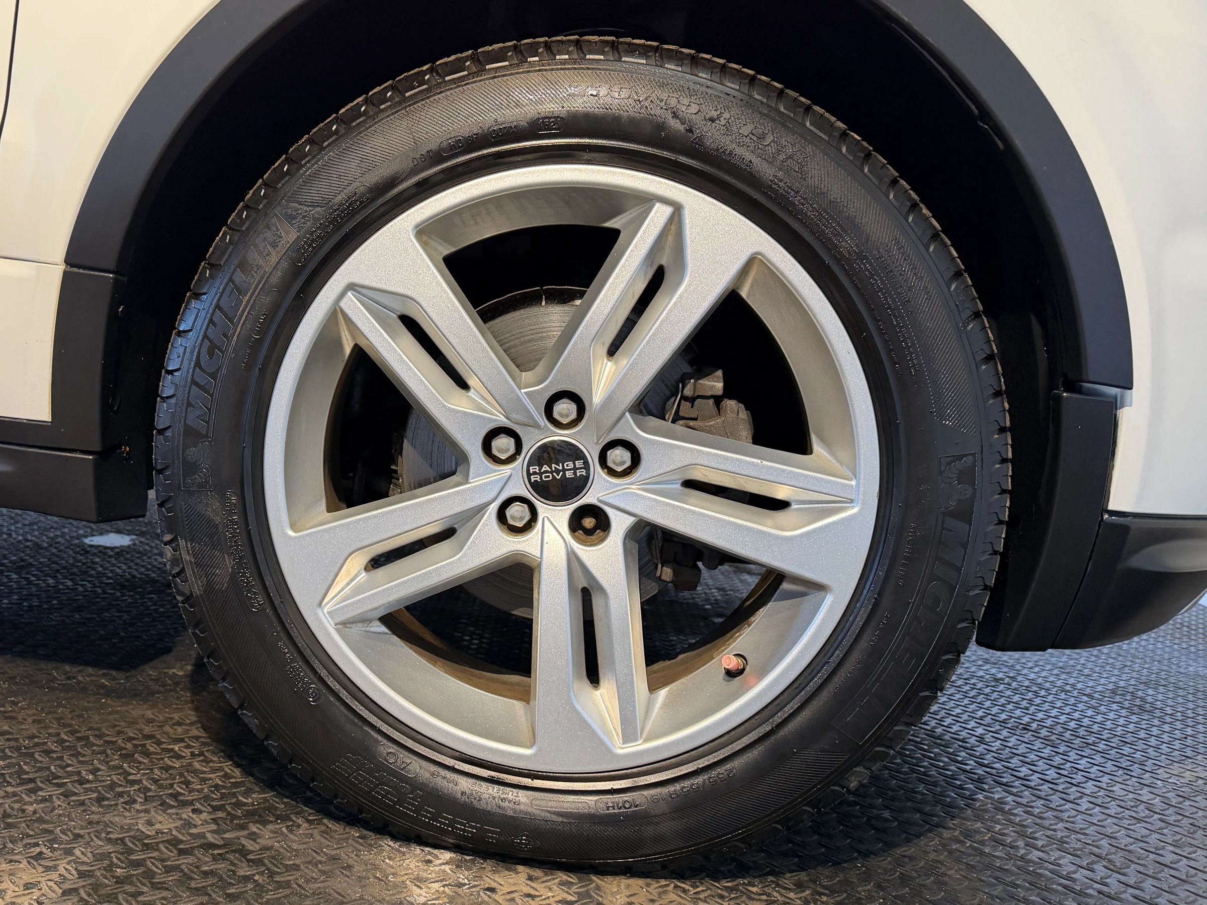 Used 2012 Land Rover Range Rover Evoque Dynamic AWD/4WD image 9