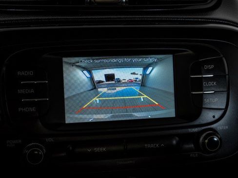 Used 2017 Kia Soul + image 18