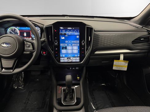Used 2025 Subaru Forester Premium image 11
