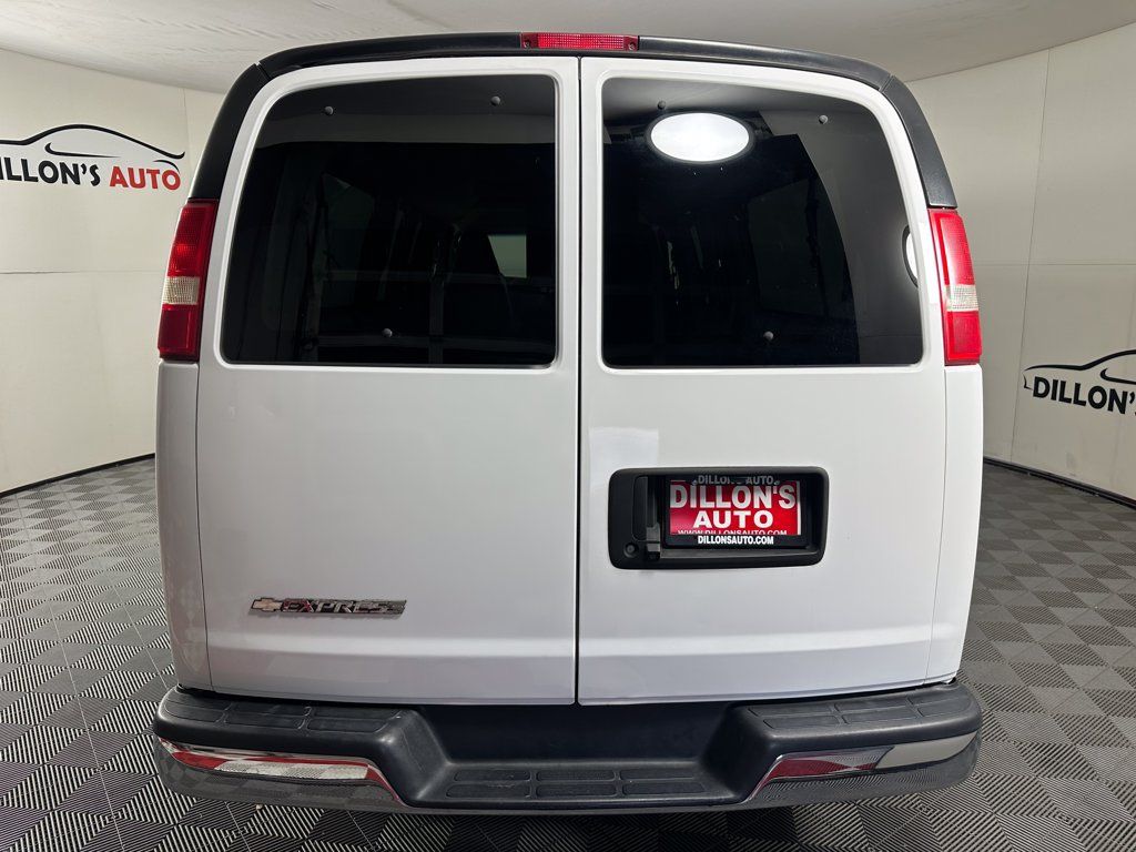 Used 2018 Chevrolet Express 3500 LT w/ LT Preferred Equipment Group RWD image 5