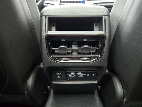 New 2025 Jeep Grand Cherokee Limited w/ Black Appearance Package AWD/4WD image 39