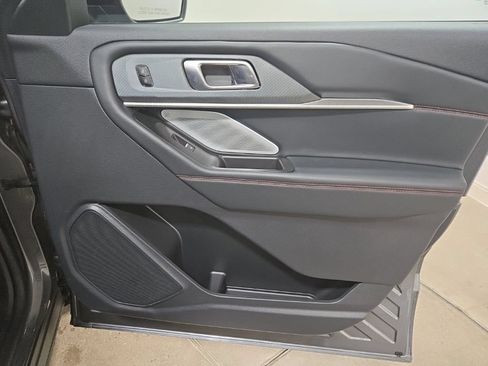 Used 2025 Ford Explorer ST AWD/4WD image 25
