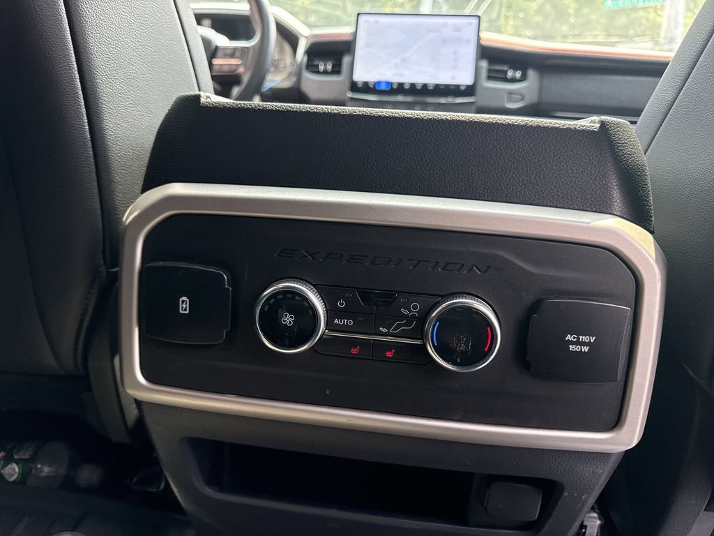 Used 2022 Ford Expedition Limited AWD/4WD image 32
