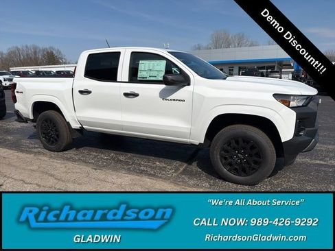 New 2026 Chevrolet Colorado W/T w/ WT Custom Package AWD/4WD image 1