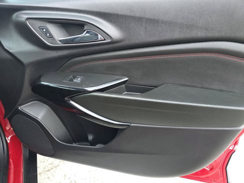 Used 2026 Chevrolet Trax RS w/ Sunroof Package FWD image 15