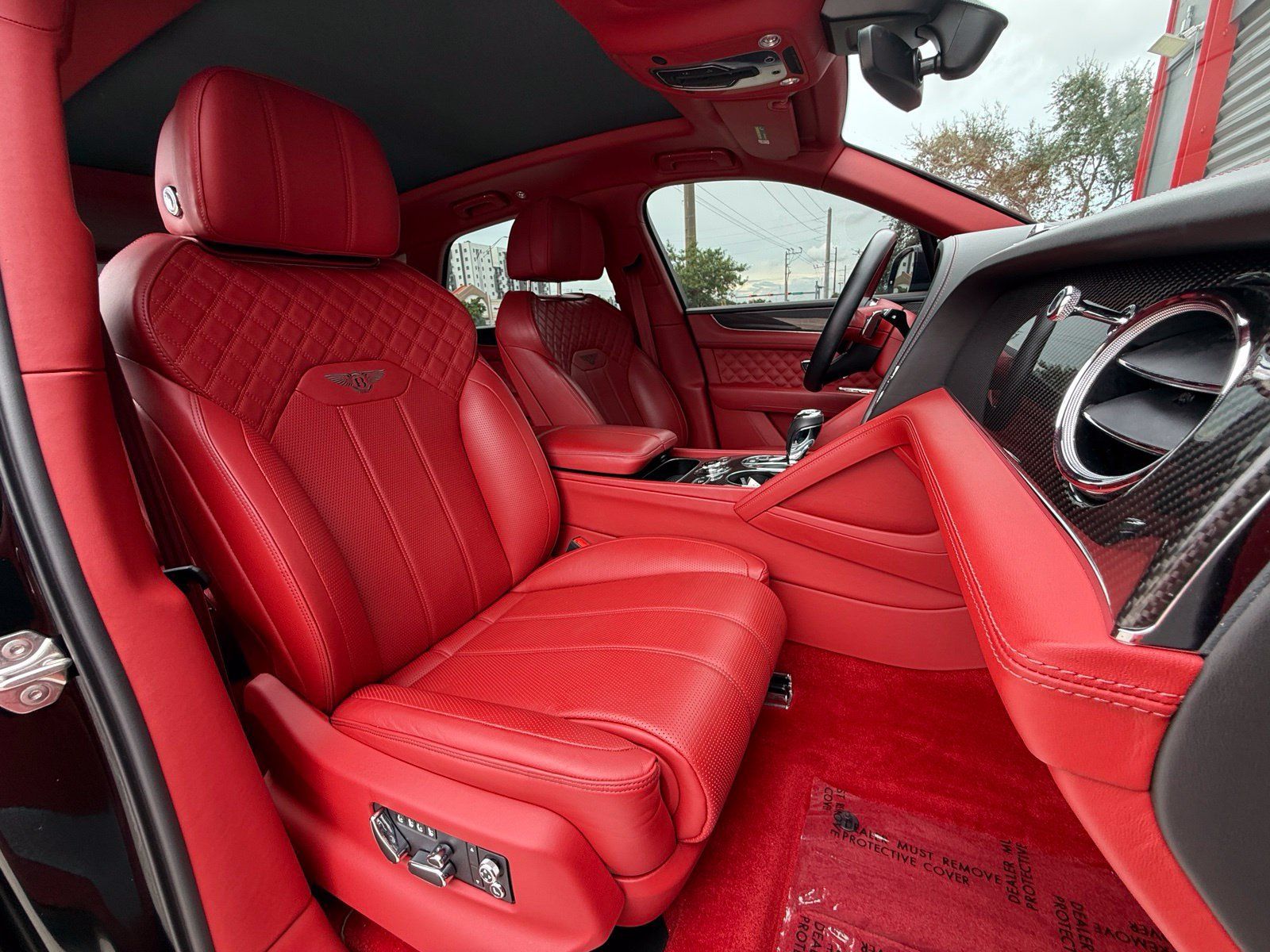 Used 2021 Bentley Bentayga AWD/4WD image 37