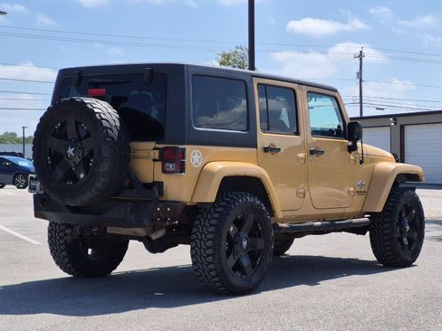 Used 2013 Jeep Wrangler Unlimited Sport AWD/4WD image 5