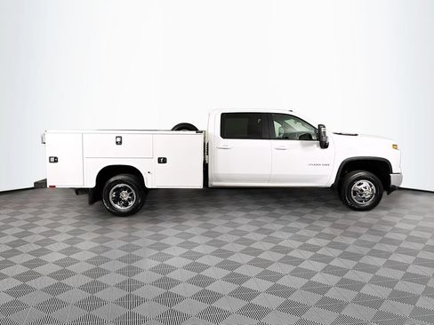 Used 2024 Chevrolet Silverado 3500 LT w/ Convenience Package AWD/4WD image 8