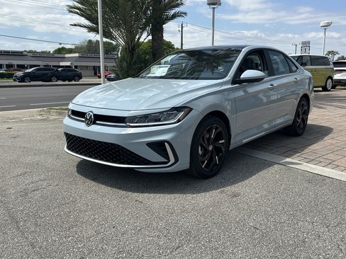 New 2026 Volkswagen Jetta SE image 2